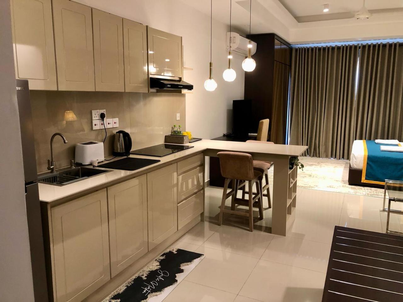 Negombo Ocean Breeze - Bliss On The Beach Luxury Apartments By Serendib Vacation Eksteriør bilde